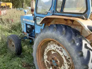Traktor Ford 4000