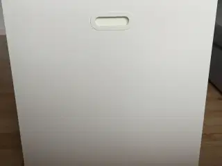 Cabinet with Shelves – Great Condition