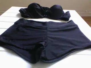 Bikini i 1950er stil.