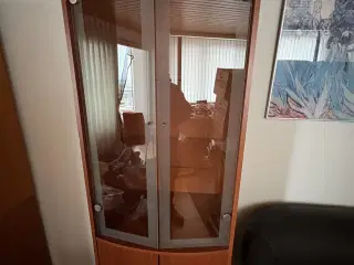 Blandet møbler og elektronic 