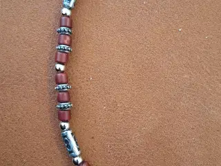 Armbånd med forskellige perler 
