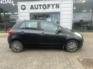 Toyota Yaris 1,3 VVT-i Terra