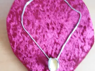 Er du til Smykker???  Også rejsebox.