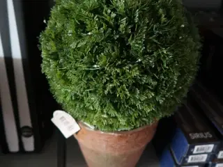 Kunstig plante i krukke
