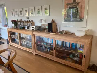 Skænk/ vitrine 