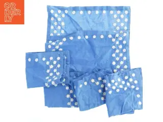 Blå servietter med hvide prikker (str. 6 styk. 31 x. 26 cm)