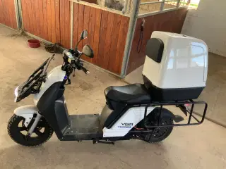 Scooter pizza levering. 