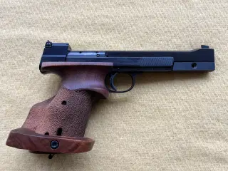 Hämmerli 215 .22lr.  Pistol