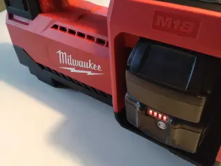 Milwaukee >>> Makita