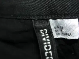 Sort jeans fra H&M i str. 36