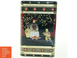Asiatisk inspireret metaldåse (str. H. 25,5 cm. 16,5 x 16,5 cm)