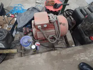- - - EL motor 25hk 1400mod/min