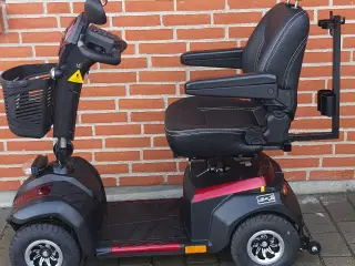 Næsten ubrugt scooter til langt under halv pris