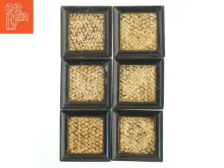 Sæt med seks fletdekorerede bordskånere (str. 10x10 cm)