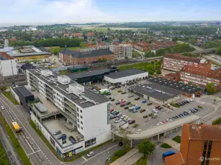Går du med drømmen om egen butik i et attraktivt indkøbsområde i hjertet af Vallensbæk?