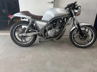 yamaha xsr 600 