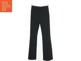 Sort bukser fra H&M (str. 158)