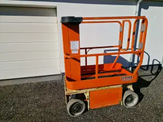 Jlg 1230 es 325 timer lige lavet eftersyn