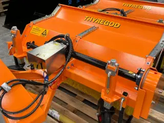 Thyregod TK 1600 PTO, med hydraulisk sving.