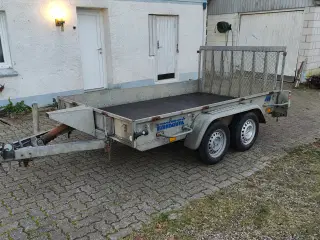 Nysynet Variant 2000kg maskintrailer med tip