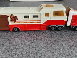 Manorette Horse Truck. scale 1:50