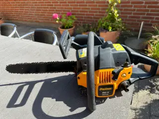 Motorsav, hjelm og sikkerhedshandsker