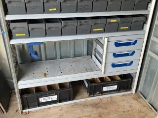 Varebilsindretning m/sortimentsskuffer