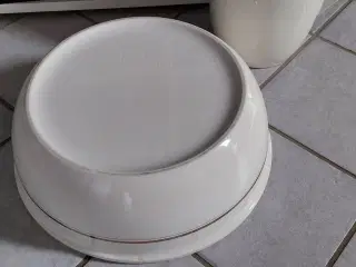vaskefad med kande