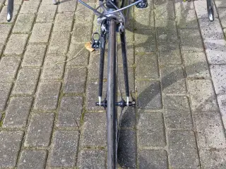 Fin Racercykel,sælges pga plads mangel.