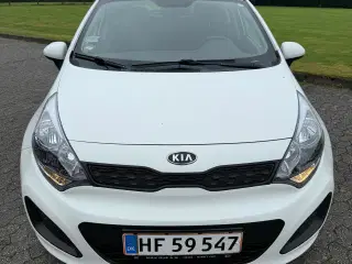 Kia Rio 2012 med anhængertræk 