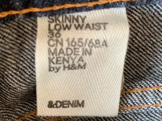&Denim  skinny low waist shorts (str. 36)