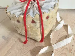 Håndlavet hjertetaske - valentinsgave til kæresten