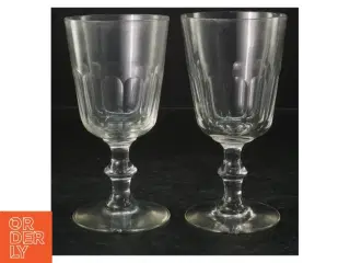 2 antikke vinglas (str. 15,5x8 cm)