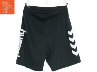 Sports shorts fra Hummel (str. 176)