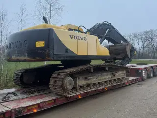 Entreprenør og landbrugsmaskiner købes 