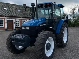 New Holland TS100 kun kørt 4500 timer, rigtig fin lille traktor med 4 wd.
