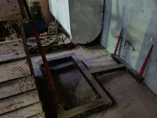 - - - - - - Halmspyd med euro beslag