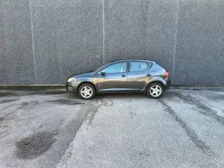 Seat Ibiza 1,4 16V Reference 85HK 5d