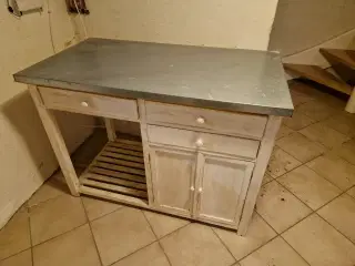 Vaskebord gives væk
