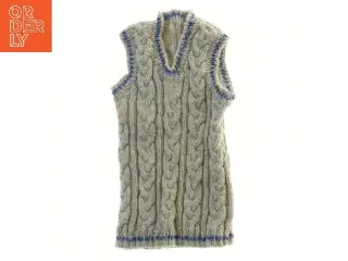 Strikket vest med kabelmønster (str. bryst:28 længde:44 cm)