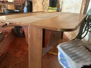 Bord fra sejlbåd