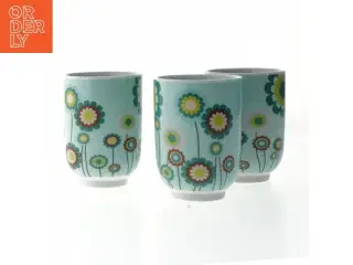 Sæt af 3 blomstermønstrede krus (str. 3 styk. ø. 8 cm. længde. 11 cm)