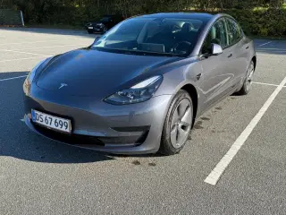 Tesla Model 3  RWD