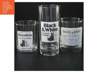 3 stk. Whiskyglas fra Black & White Scotch Whisky (str. 8 cm x 7 cm. 9 cm x 7 ø cm. 14 cm x. 6 ø cm)