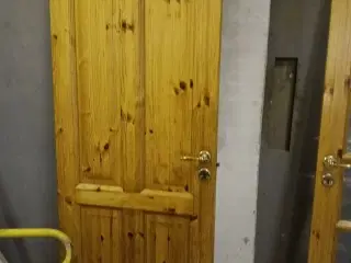 Dørplade i fyrretræ 