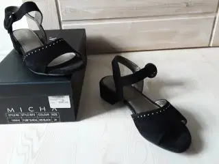 Sandal i sort ruskind
