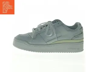 Hvide sneakers fra Adidas (str. 38)