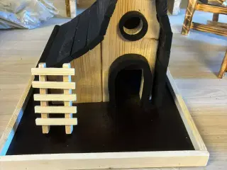 Fugle foderstand m. sort tag