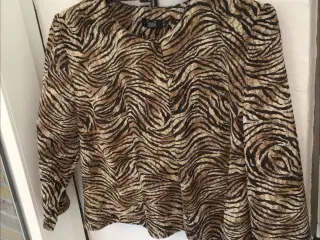Stola.i leopard mønster str.42