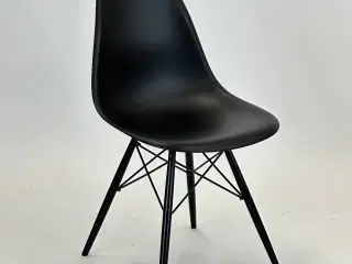 Eames Plastic Side Chair DSW - Vitra